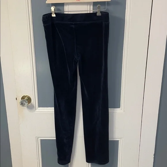 Lilly Pulitzer Jordynne Velour Pant - Picture 7 of 11